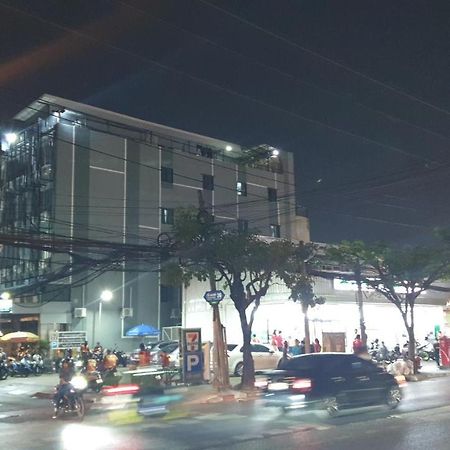 W71 Hotel Bangkok Exterior foto